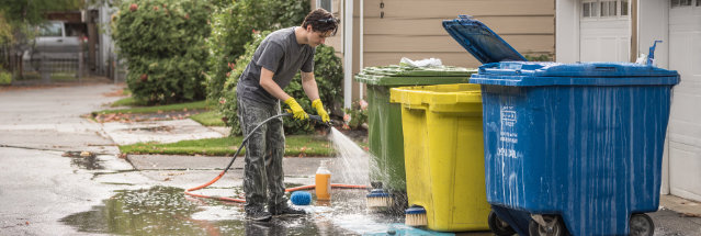 Trash Bin Cleaning